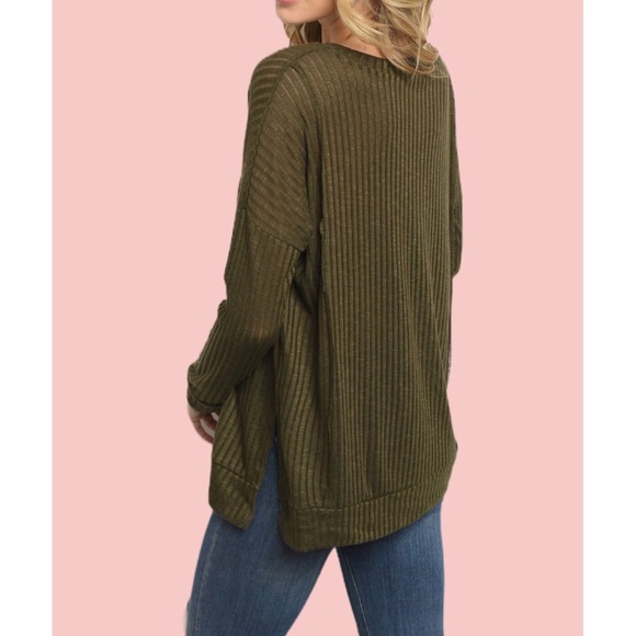 🍁Olive Top - Picture 2 of 2